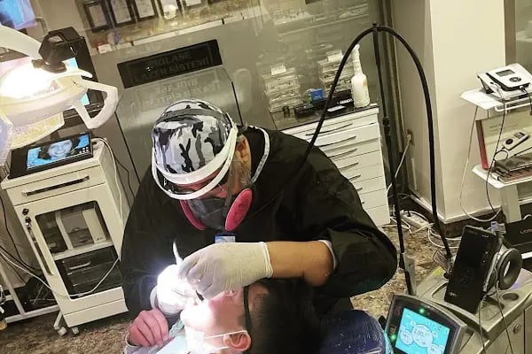ÇENE CERRAHİSİ UZMANI DR KORHAN KÜÇÜK LAZER İMPLANT CERRAHİ UYGULAMA MERKEZİ - Resim 12