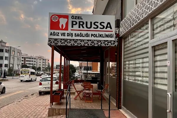 ÖZEL PRUSSA AĞIZ VE DİŞ SAĞLIĞI POLİKLİNİĞİ - DEMİRCİ - Resim 2