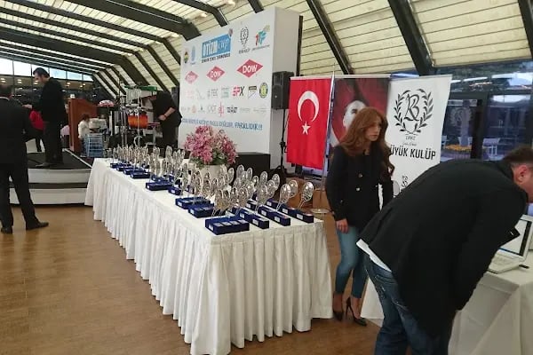 Büyük Kulüp Tenis Kortları - Resim 2