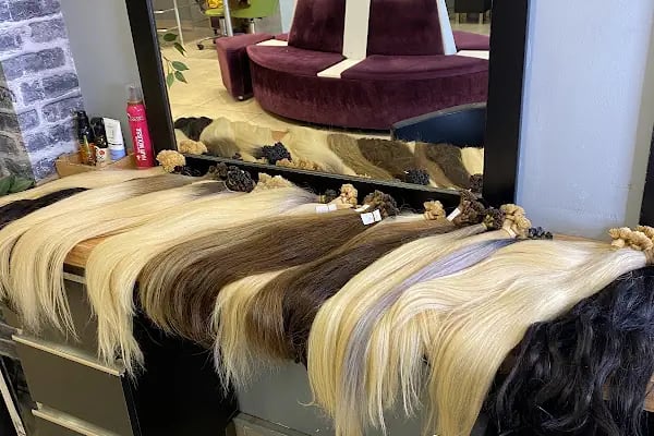 Salon PİNK - BAYAN KUAFÖRÜ ( SAÇ KAYNAK MERKEZİ ) - Resim 20
