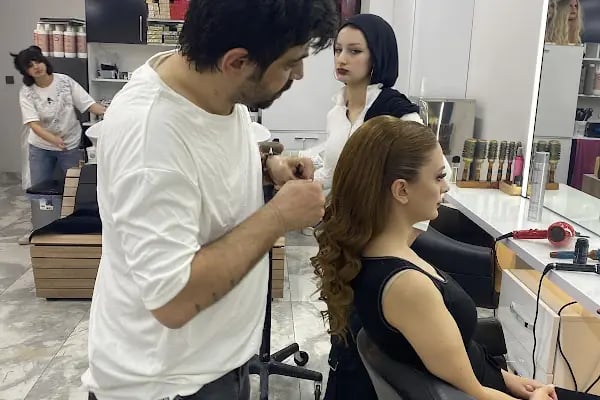 Salon PİNK - BAYAN KUAFÖRÜ ( SAÇ KAYNAK MERKEZİ ) - Resim 4