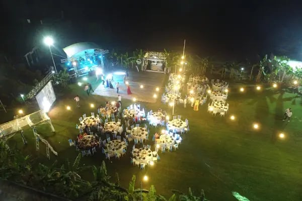 Larena Beach - Resim 17