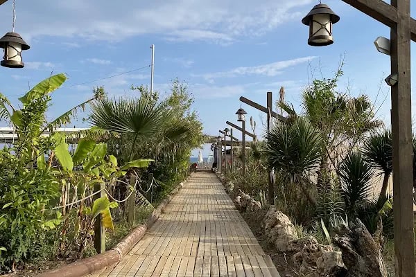 Larena Beach - Resim 9