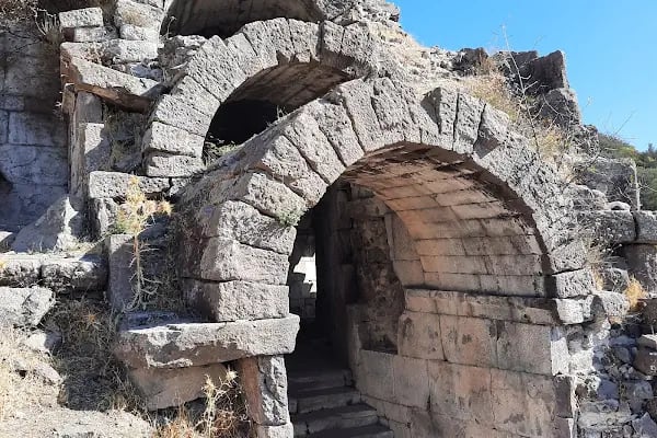 Aigai (Aiolis) Antik Kenti - Resim 12