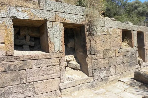 Aigai (Aiolis) Antik Kenti - Resim 16
