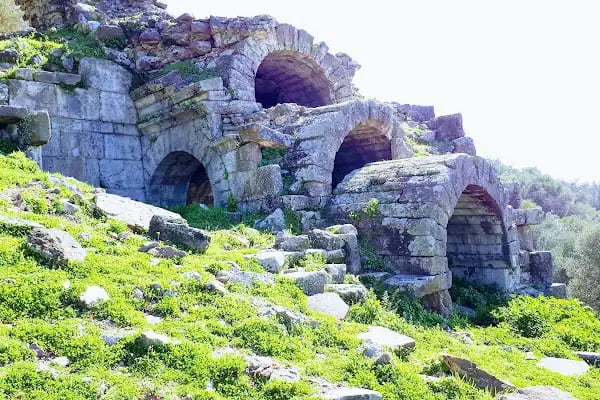 Aigai (Aiolis) Antik Kenti - Resim 1