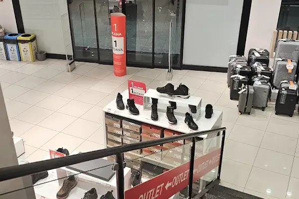 FLO İzmir Balçova Cadde Mağazası - Resim 18