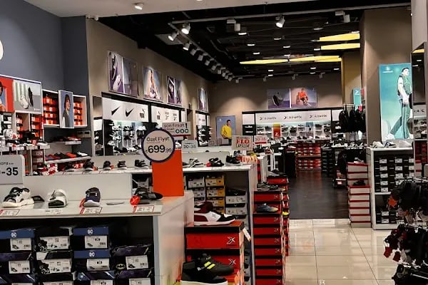 FLO İzmir Balçova Cadde Mağazası - Resim 15