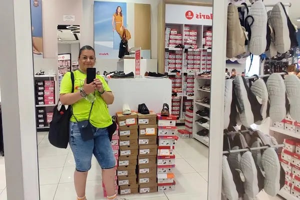 FLO İzmir Balçova Cadde Mağazası - Resim 13