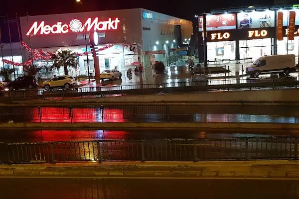 FLO İzmir Balçova Cadde Mağazası - Resim 6