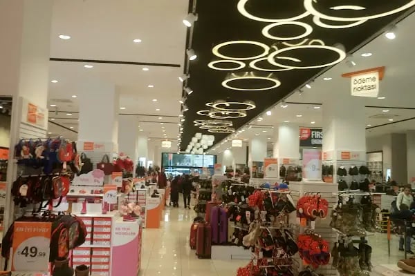 FLO İzmir Balçova Cadde Mağazası - Resim 17
