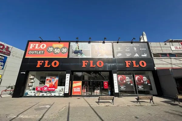 FLO İzmir Balçova Cadde Mağazası - Resim 2
