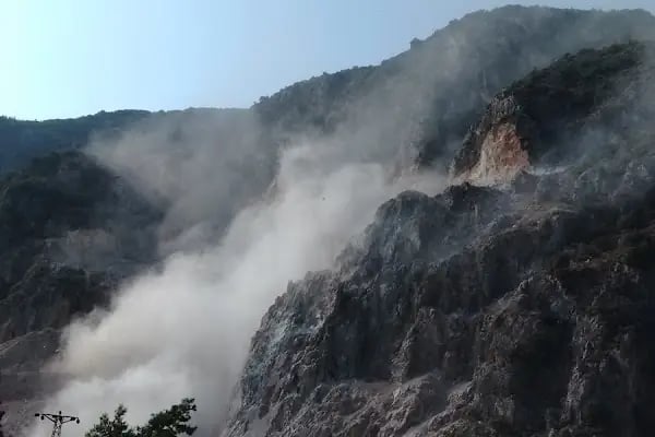 AK-YAPI İnşaat Beton Ltd , Gökova Mah Dere Mevkii No:81 Ula/MUĞLA - Resim 4