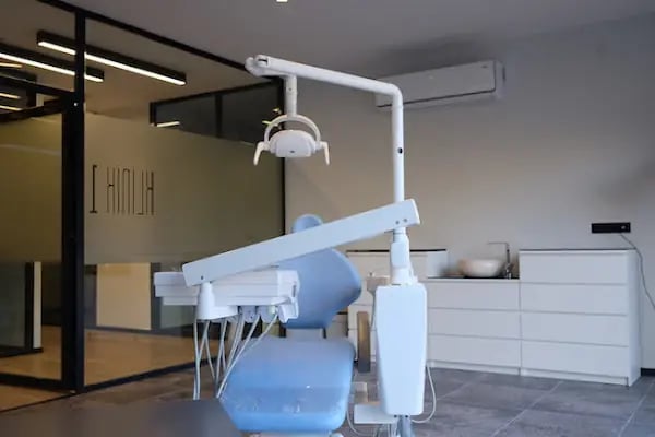 Özel Smyrna Ağız ve Diş Sağlığı Polikliniği - Resim 12