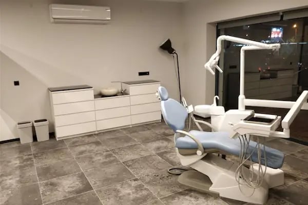 Özel Smyrna Ağız ve Diş Sağlığı Polikliniği - Resim 3
