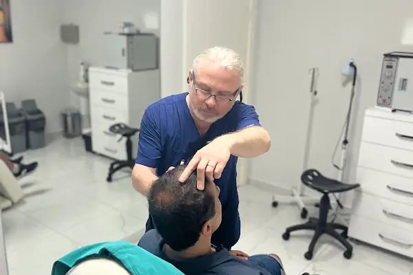 Doç. Dr. Fikret Eren Estetik, Plastik, Rekonstrüktif Cerrahi Kliniği Fikret Eren - Resim 7
