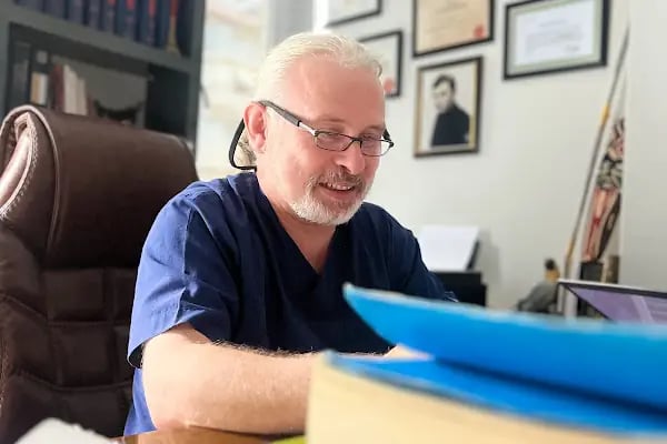 Doç. Dr. Fikret Eren Estetik, Plastik, Rekonstrüktif Cerrahi Kliniği Fikret Eren - Resim 14