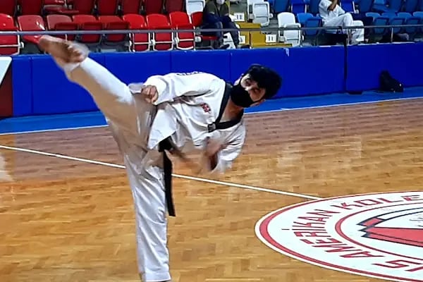 Edip Buran Spor Salonu - Resim 14