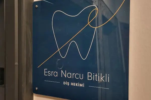 Esra Narcu Bitikli Diş Kliniği - Resim 18
