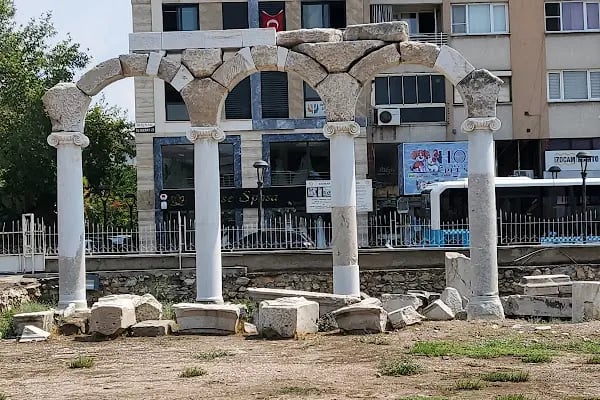Thyateira Tepe Mezarları - Resim 3