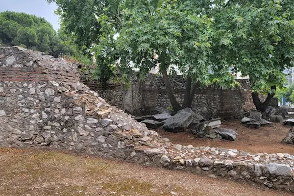 Thyateira Tepe Mezarları - Resim 20
