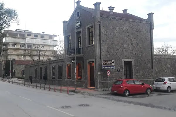 Ahmet Adnan Saygun Sanat Merkezi Tramvay Durağı - Resim 11