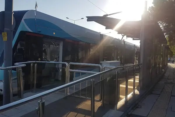 Ahmet Adnan Saygun Sanat Merkezi Tramvay Durağı - Resim 2