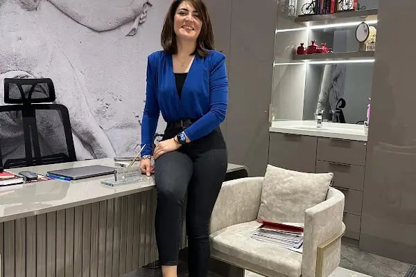 Estetik Cerrahi Uzmanı Op. Dr. Zeynep Gül Gökmen - Resim 2
