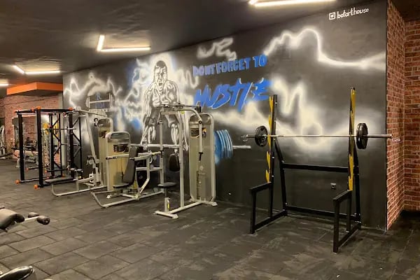 R GYM Fitness Salonu - Reaksiyon Fitness Akademi İnegöl Spor Salonu - Resim 20