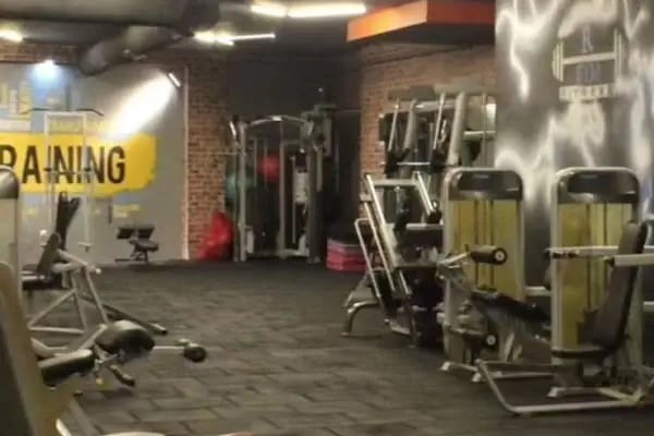 R GYM Fitness Salonu - Reaksiyon Fitness Akademi İnegöl Spor Salonu - Resim 19
