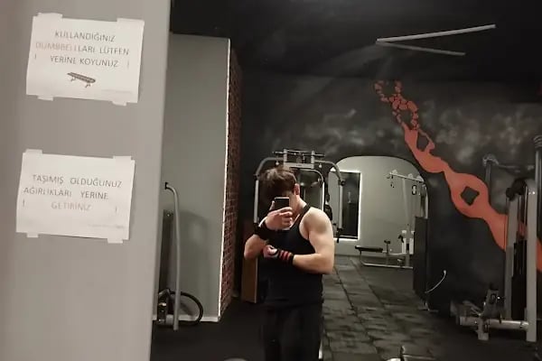 R GYM Fitness Salonu - Reaksiyon Fitness Akademi İnegöl Spor Salonu - Resim 9