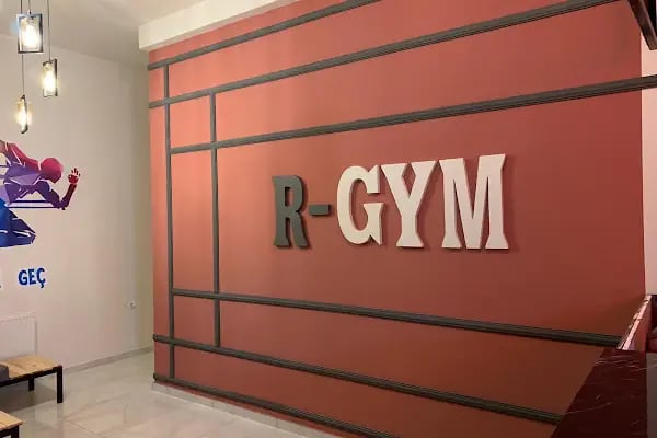 R GYM Fitness Salonu - Reaksiyon Fitness Akademi İnegöl Spor Salonu - Resim 5