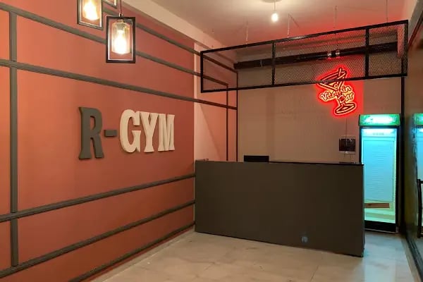 R GYM Fitness Salonu - Reaksiyon Fitness Akademi İnegöl Spor Salonu - Resim 15