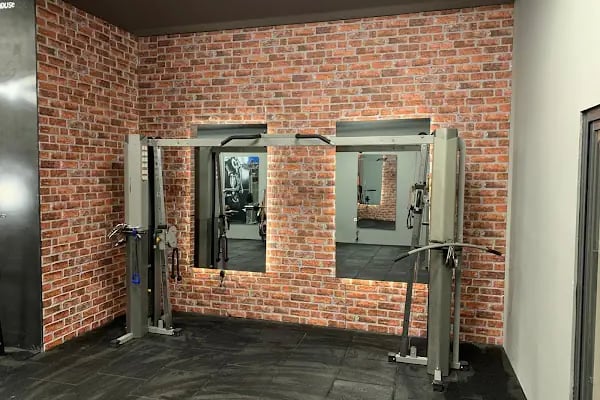 R GYM Fitness Salonu - Reaksiyon Fitness Akademi İnegöl Spor Salonu - Resim 6