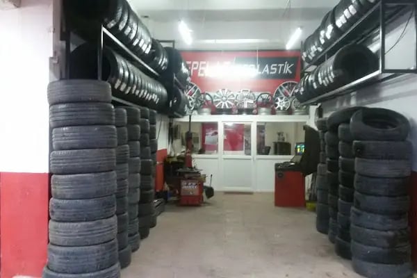 İstinye Oto Lastik &amp; Oto Kuaför &amp; Oto Yıkama - Aden Garage - Resim 18
