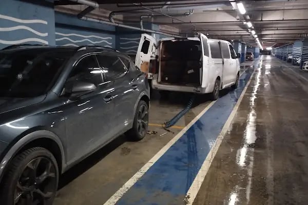 İstinye Oto Lastik &amp; Oto Kuaför &amp; Oto Yıkama - Aden Garage - Resim 2