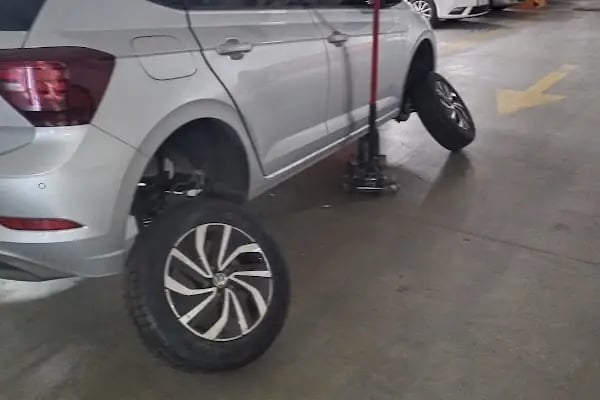 İstinye Oto Lastik &amp; Oto Kuaför &amp; Oto Yıkama - Aden Garage - Resim 17