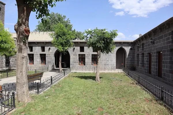 Ermeni Katolik Kilisesi - Resim 3