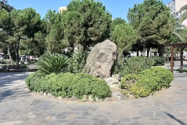 Karabağlar Belediyesi Uğur Mumcu Parkı - Resim 8