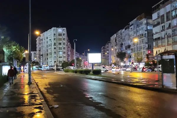Karabağlar Belediyesi Uğur Mumcu Parkı - Resim 16