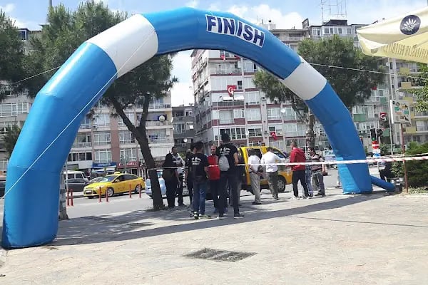 Karabağlar Belediyesi Uğur Mumcu Parkı - Resim 18