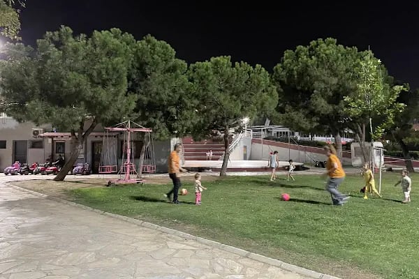 Karabağlar Belediyesi Uğur Mumcu Parkı - Resim 17