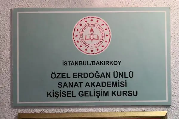 Bir Palto Drama ve Sanat merkezi (ERDOĞAN ÜNLÜ SANAT AKADEMİSİ) - Resim 7