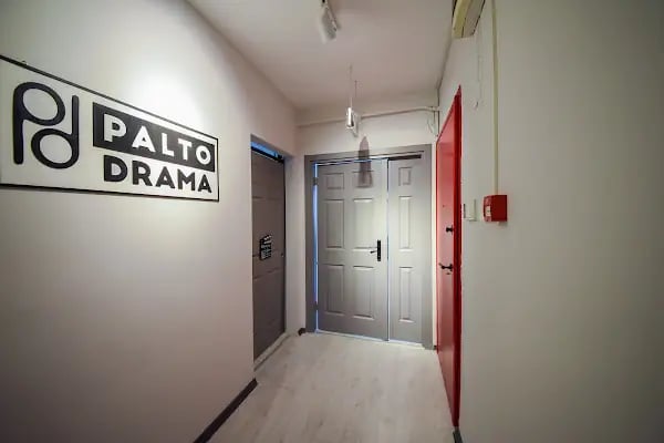 Bir Palto Drama ve Sanat merkezi (ERDOĞAN ÜNLÜ SANAT AKADEMİSİ) - Resim 3