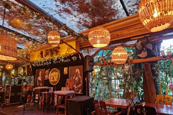 Ev Restaurant - Resim 5