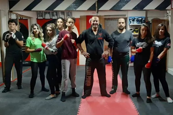 İzmir Yakın Dövüş Sanatları Eğitim Merkezi - Resim 20