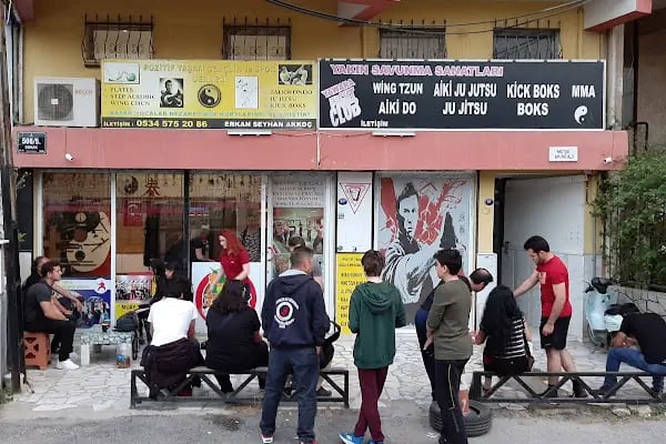 İzmir Yakın Dövüş Sanatları Eğitim Merkezi - Resim 3