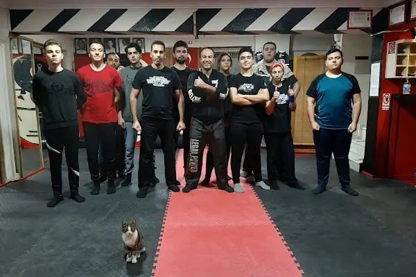 İzmir Yakın Dövüş Sanatları Eğitim Merkezi - Resim 7
