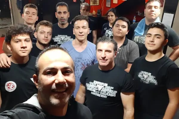 İzmir Yakın Dövüş Sanatları Eğitim Merkezi - Resim 17
