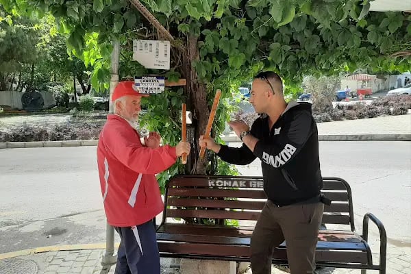 İzmir Yakın Dövüş Sanatları Eğitim Merkezi - Resim 5